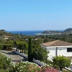 Villa Grande 350 M2, Piscine Chauffée Vue Et Collines, Sur Mer, 10 Personnes