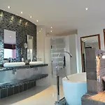 Grande 350 M2, Piscine Chauffée Vue Et Collines, Sur Mer, 10 Personnes Villa