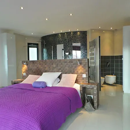 Villa Grande 350 M2, Piscine Chauffee Vue Et Collines, Sur Mer, 10 Personnes