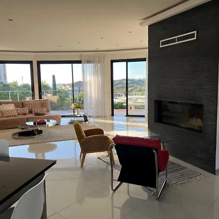 Grande 350 M2, Piscine Chauffee Vue Et Collines, Sur Mer, 10 Personnes
