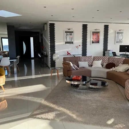Grande 350 M2, Piscine Chauffee Vue Et Collines, Sur Mer, 10 Personnes