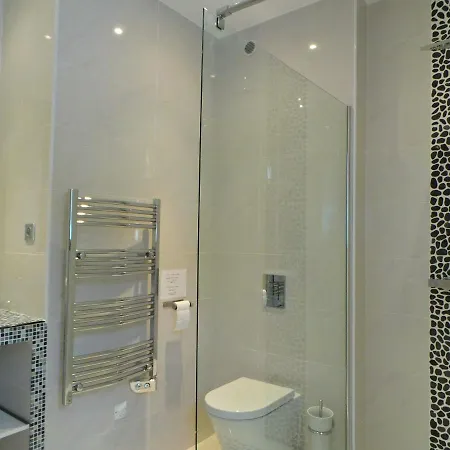 Villa Grande 350 M2, Piscine Chauffee Vue Et Collines, Sur Mer, 10 Personnes