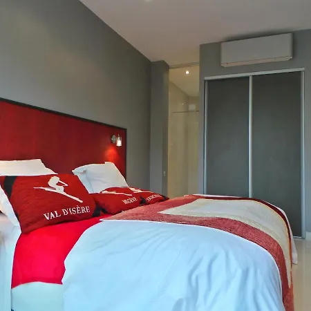 Grande 350 M2, Piscine Chauffee Vue Et Collines, Sur Mer, 10 Personnes Villa *