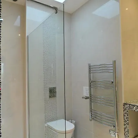 Villa Grande 350 M2, Piscine Chauffee Vue Et Collines, Sur Mer, 10 Personnes *
