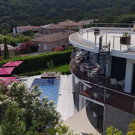 Villa Grande 350 M2, Piscine Chauffee Vue Et Collines, Sur Mer, 10 Personnes