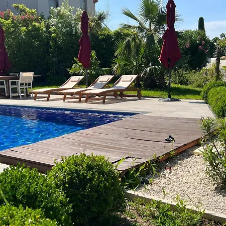 Grande 350 M2, Piscine Chauffee Vue Et Collines, Sur Mer, 10 Personnes Villa *