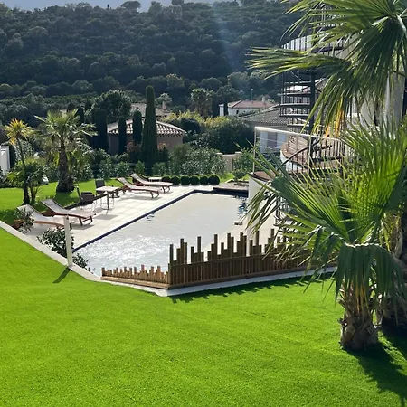 Grande 350 M2, Piscine Chauffee Vue Et Collines, Sur Mer, 10 Personnes Villa *