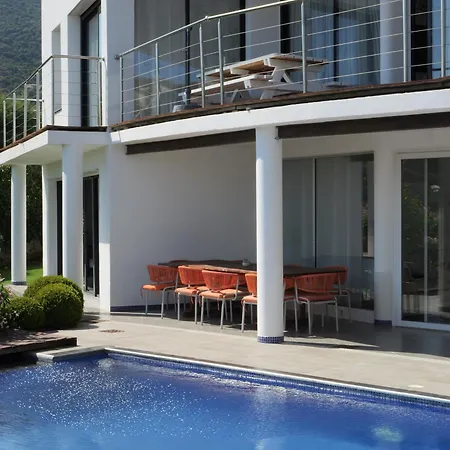 Grande 350 M2, Piscine Chauffee Vue Et Collines, Sur Mer, 10 Personnes Villa