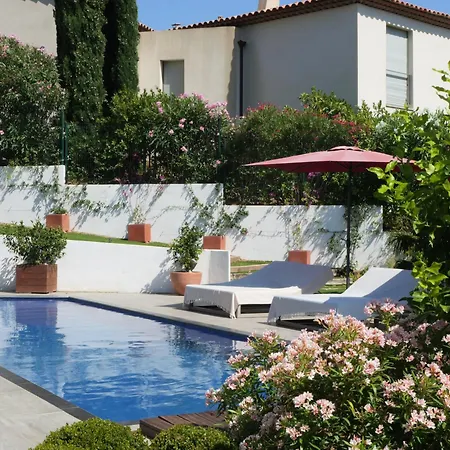 Villa Grande 350 M2, Piscine Chauffée Vue Et Collines, Sur Mer, 10 Personnes